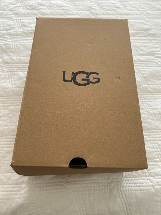 UGG Shoes - UGG  size 8 Chestnut